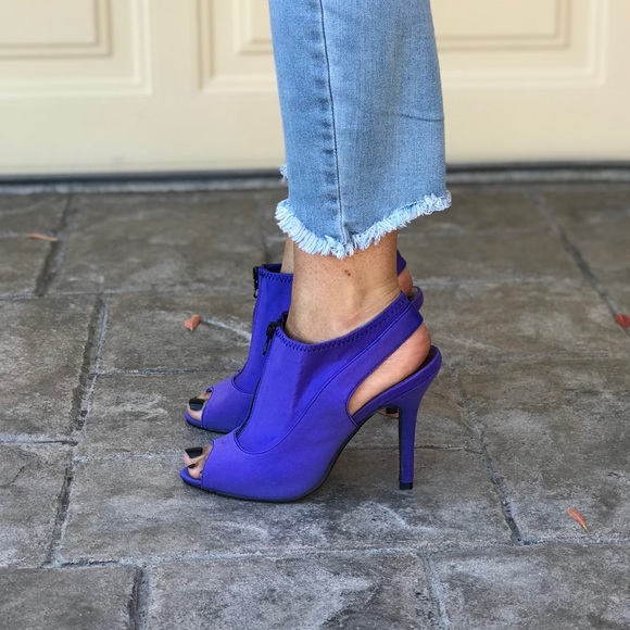 Neoprene Zipper Slingback Stiletto Heel Pump - Picture 2 of 7